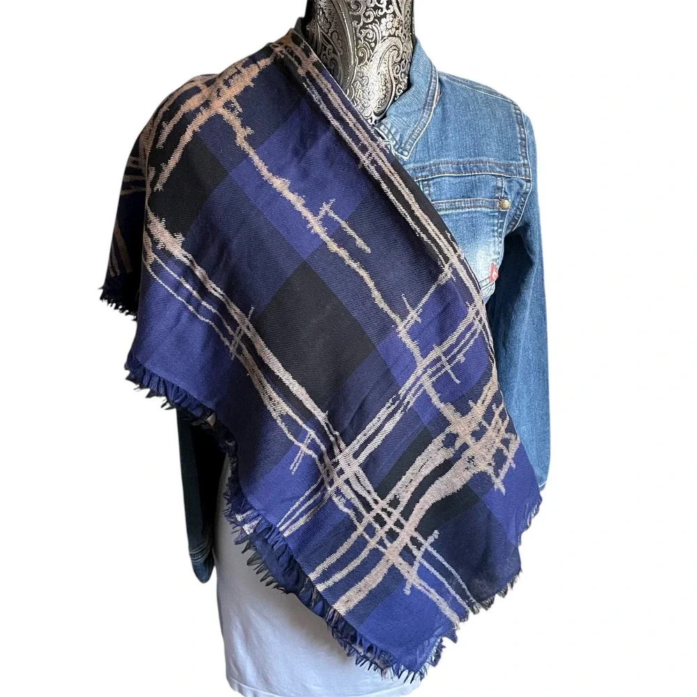 Centex Plaid Scarf Blue‎ Beige Wool Blend Fringe Oversized Wrap Shawl 28